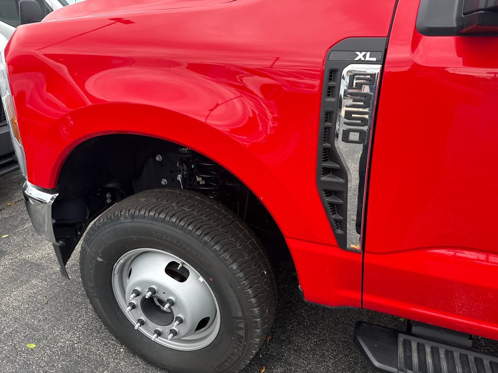 New 2025 Ford F350 XL w/ XL Chrome Package AWD/4WD image 10