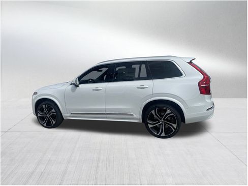 New 2025 Volvo XC90 B6 Ultra image 2