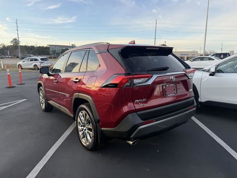 Used 2019 Toyota RAV4 Limited w/ Cold Weather Package image 5