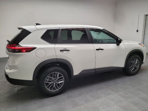 Used 2024 Nissan Rogue S FWD image 10