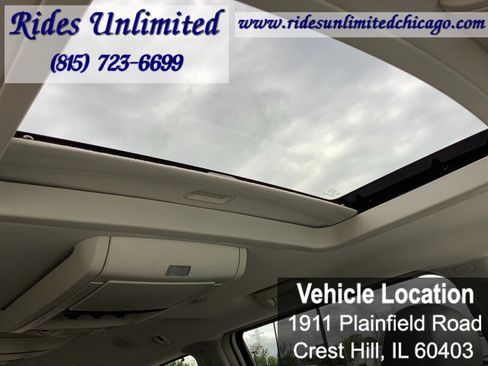 Used 2010 Volkswagen Routan SEL Premium FWD image 38