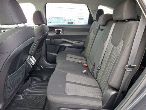 Used 2022 Kia Sorento LX image 13
