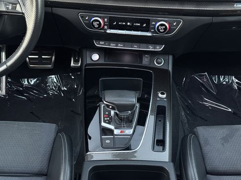 Used 2022 Audi SQ5 Premium w/ Convenience Package image 22