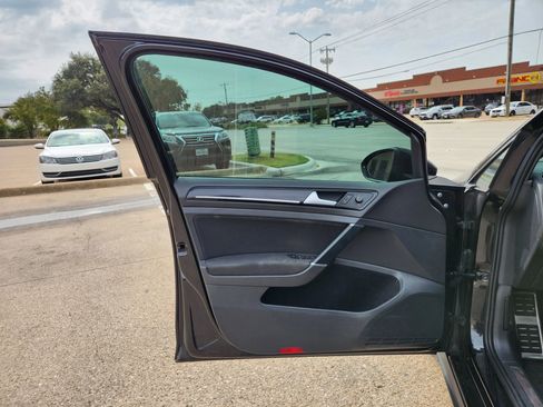 Used 2017 Volkswagen GTI S image 7