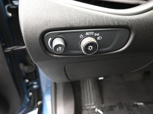Used 2025 Chevrolet Malibu LT FWD image 12