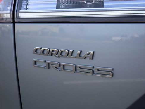 Certified 2023 Toyota Corolla Cross L image 26