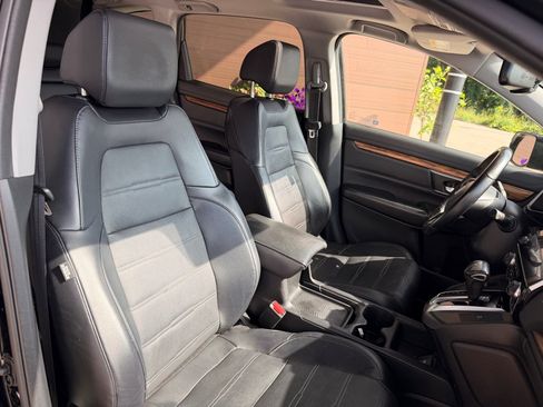 Used 2018 Honda CR-V Touring image 17