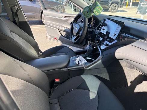 Used 2022 Toyota Camry LE w/ Carpet Mat Package (TMS) image 6