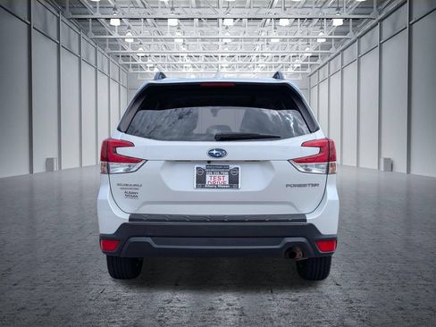 Used 2020 Subaru Forester Premium AWD/4WD image 9