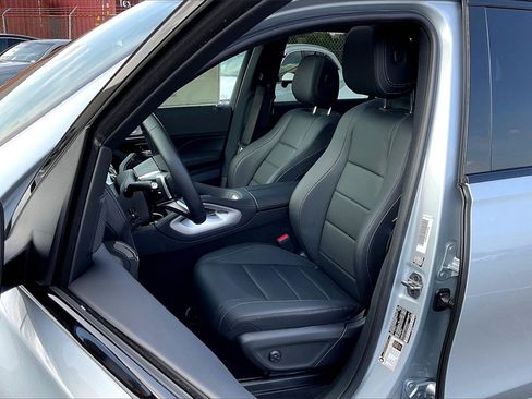 New 2025 Mercedes-Benz GLS 450 4MATIC image 9