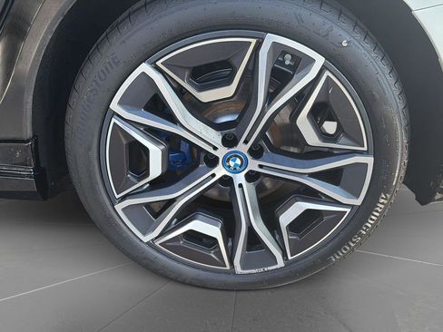 Used 2024 BMW iX xDrive50 w/ Sport Package AWD/4WD image 11