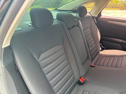 Used 2019 Ford Fusion SE FWD image 28