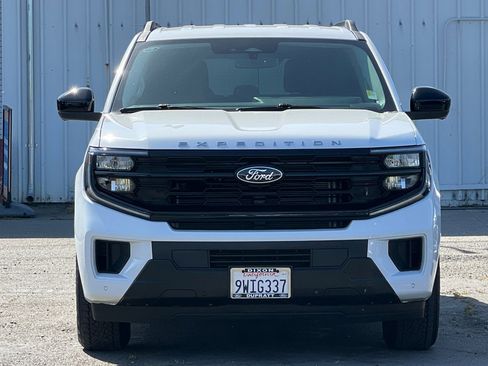 Used 2025 Ford Expedition Active AWD/4WD image 9