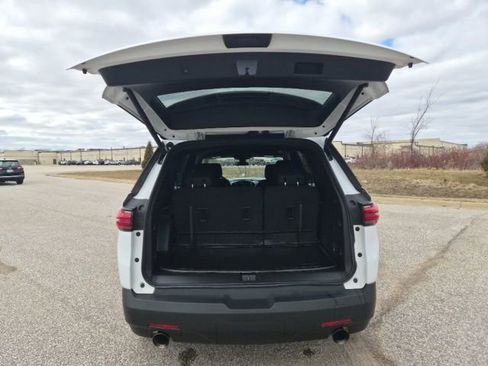 Used 2023 Chevrolet Traverse LT image 7