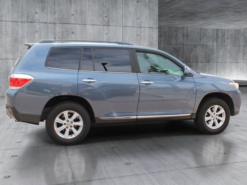 Used 2011 Toyota Highlander 2WD w/ Tech Pkg image 6