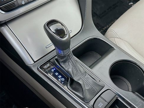 Used 2015 Hyundai Sonata Limited w/ Option Group 05 image 20