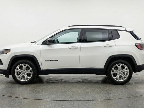 Used 2025 Jeep Compass Latitude image 5