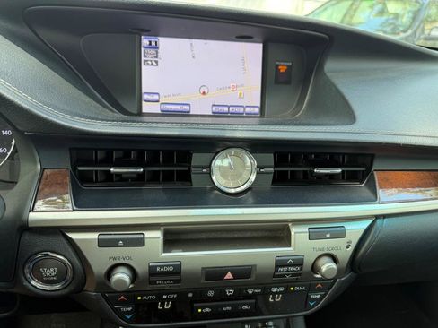 Used 2013 Lexus ES 350 w/ Luxury Pkg FWD image 20
