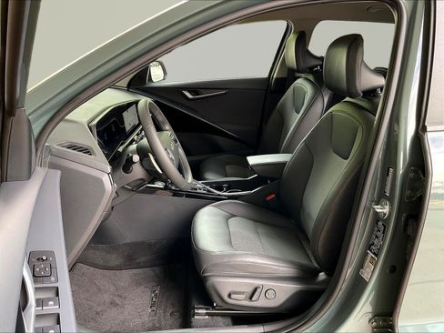 Used 2024 Kia Niro EX FWD image 20