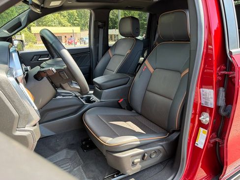 Used 2025 GMC Canyon AT4 w/ Technology Plus Package AWD/4WD image 18