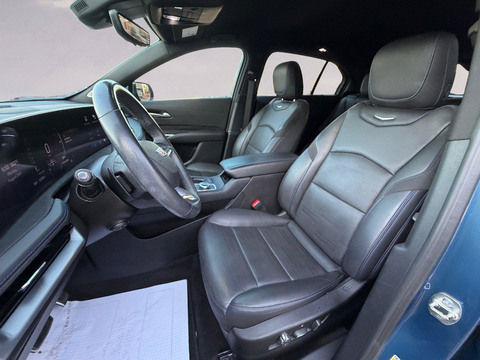 Certified 2025 Cadillac XT4 Sport FWD image 9