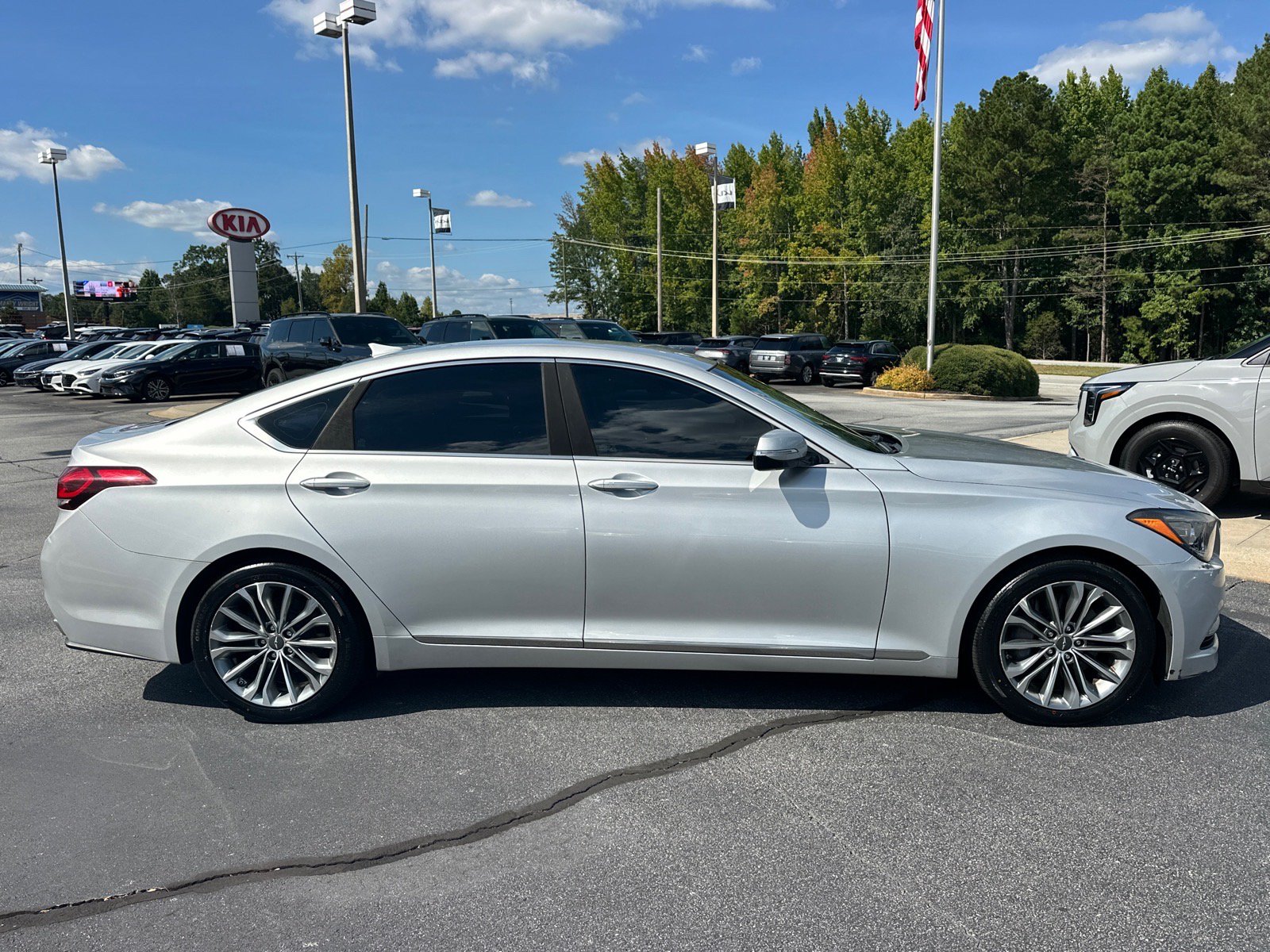 Used 2017 Genesis G80 3.8 RWD image 2