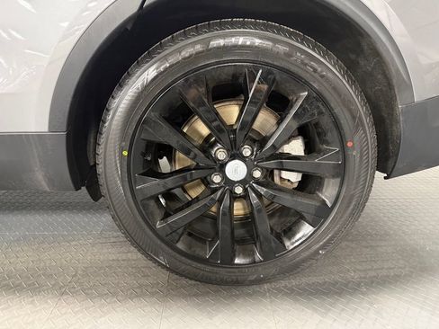 Used 2023 Land Rover Discovery S AWD/4WD image 7