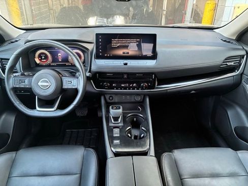 Certified 2024 Nissan Rogue SL FWD image 14