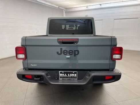 New 2026 Jeep Gladiator Sport image 4