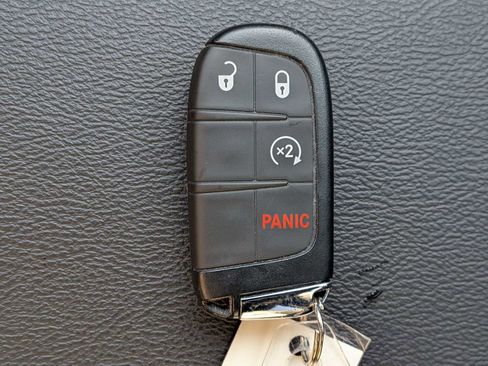 Used 2025 Jeep Compass Limited w/ Sun & Sound Group AWD/4WD image 35