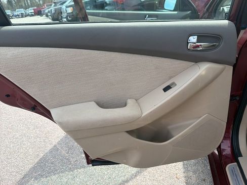 Used 2011 Nissan Altima 2.5 S w/ Special Edition Pkg image 19