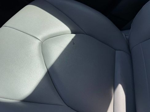 Used 2021 Toyota Highlander XLE AWD/4WD image 38