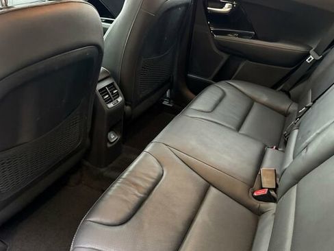 Used 2018 Kia Niro EX Premium image 9