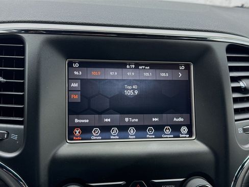 Used 2019 Jeep Grand Cherokee Laredo RWD image 11