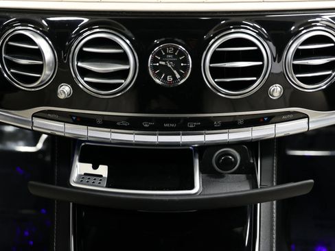 Used 2018 Mercedes-Benz Maybach S 560 4MATIC image 32