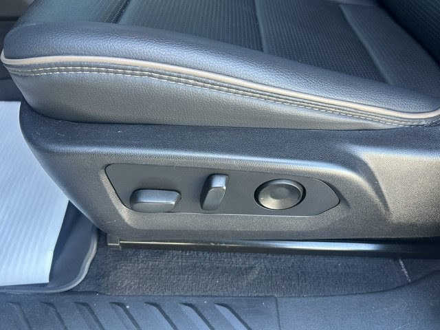Used 2024 GMC Canyon Denali AWD/4WD image 24