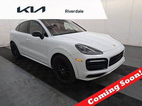 Used 2022 Porsche Cayenne GTS w/ Premium Package Plus AWD/4WD image 1