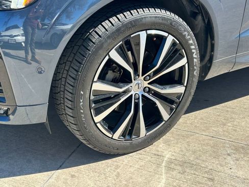 Used 2023 Volvo XC60 B5 Plus w/ Climate Package image 9