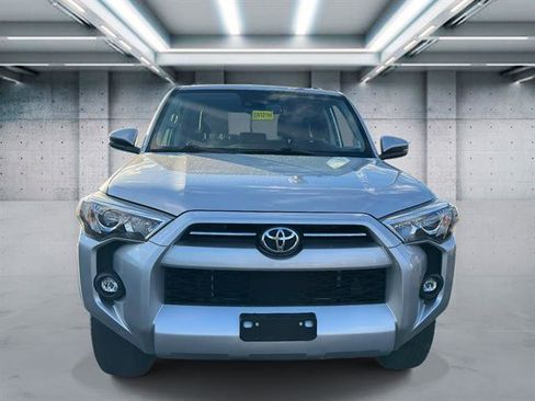 Used 2022 Toyota 4Runner SR5 Premium image 3