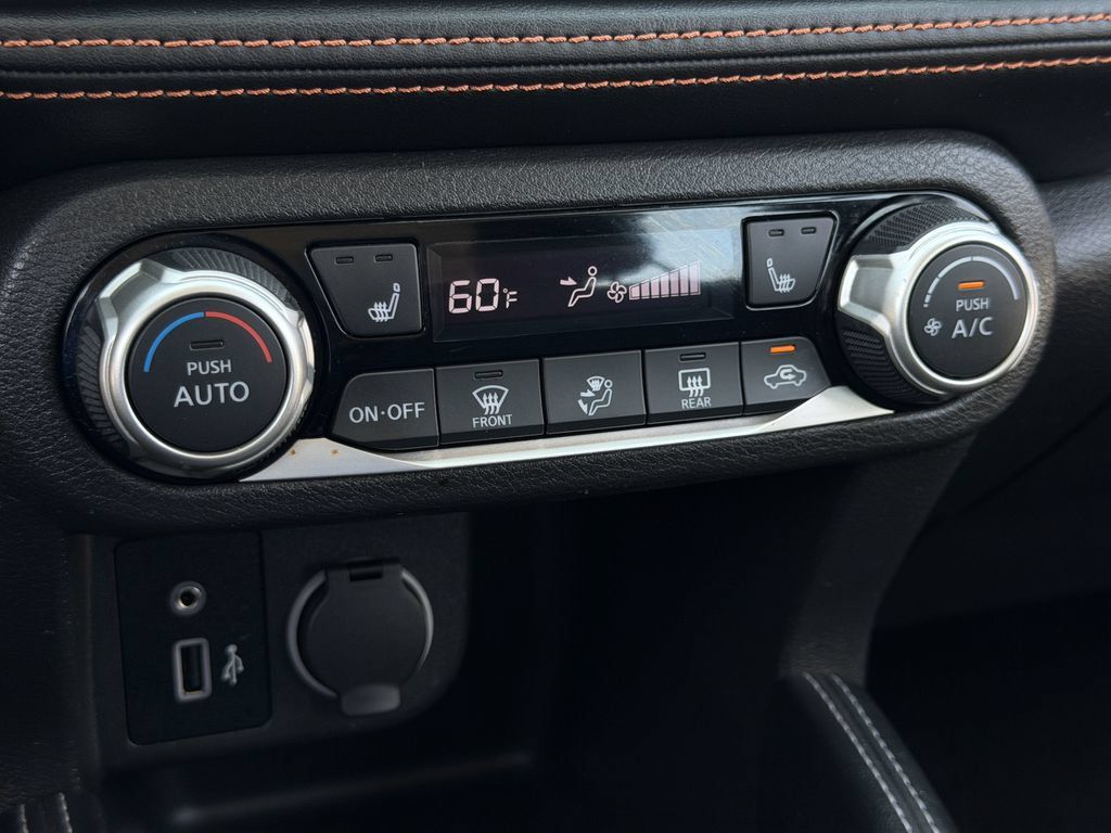 Used 2019 Nissan Kicks SR w/ SR Premium Package FWD image 22