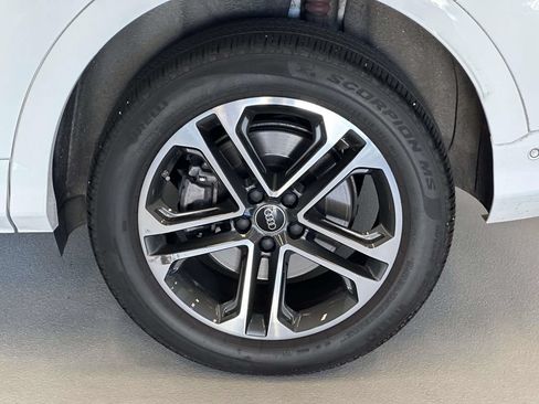Used 2025 Audi Q5 Premium w/ Convenience Package AWD/4WD image 7