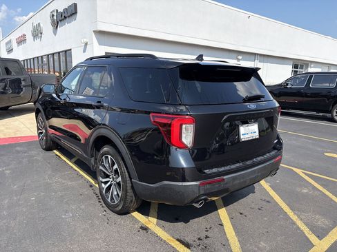 Used 2023 Ford Explorer ST-Line AWD/4WD image 7
