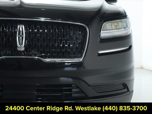 Used 2023 Lincoln Nautilus Reserve w/ Monochromatic Package AWD/4WD image 8