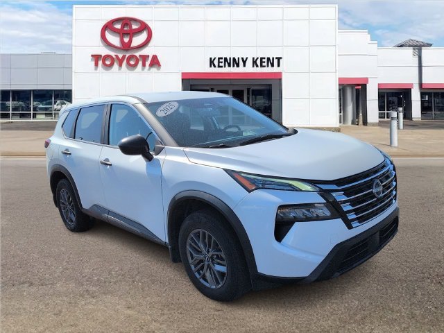 Used 2025 Nissan Rogue S FWD image 1