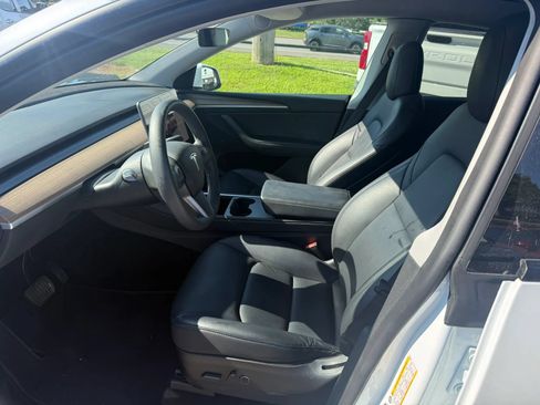 Used 2023 Tesla Model Y Long Range AWD/4WD image 5