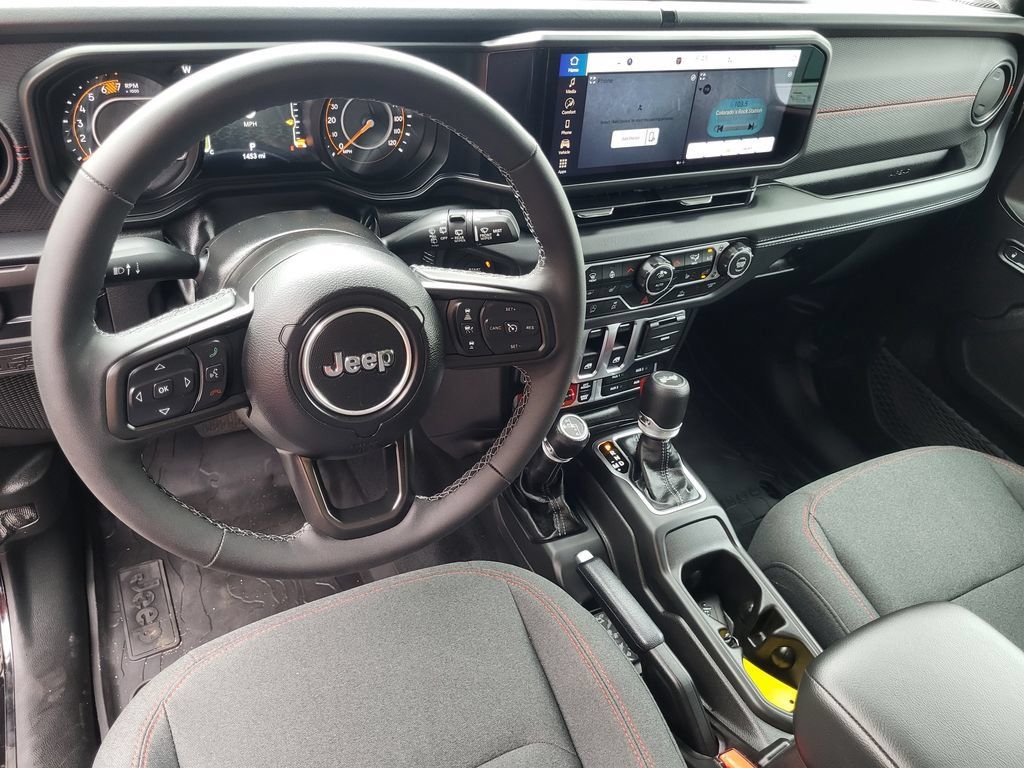 Used 2026 Jeep Wrangler Rubicon AWD/4WD image 32