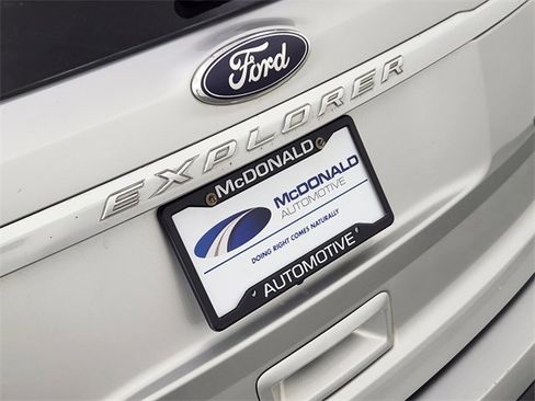 Used 2015 Ford Explorer Base image 7