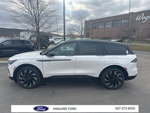 New 2026 Lincoln Nautilus Reserve w/ Jet Appearance Package image 8