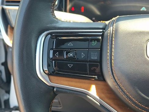 Used 2024 Jeep Grand Wagoneer L Series III AWD/4WD image 21