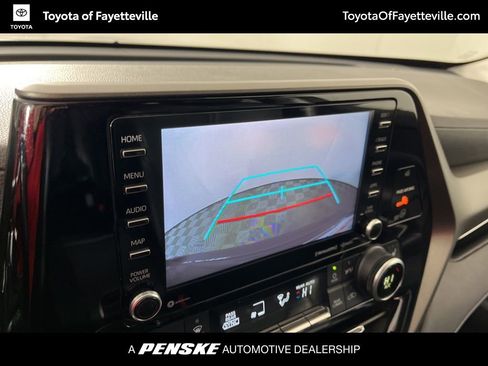 Used 2021 Toyota Highlander XLE image 32